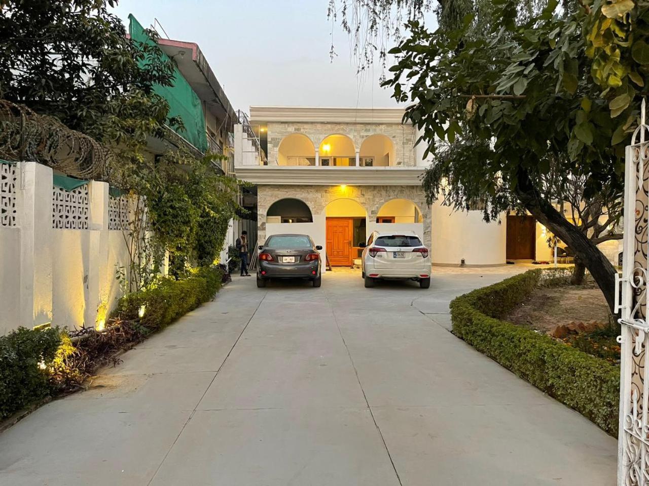 Laca Sa Lodge Opp Canturus Mall Islamabad Bagian luar foto