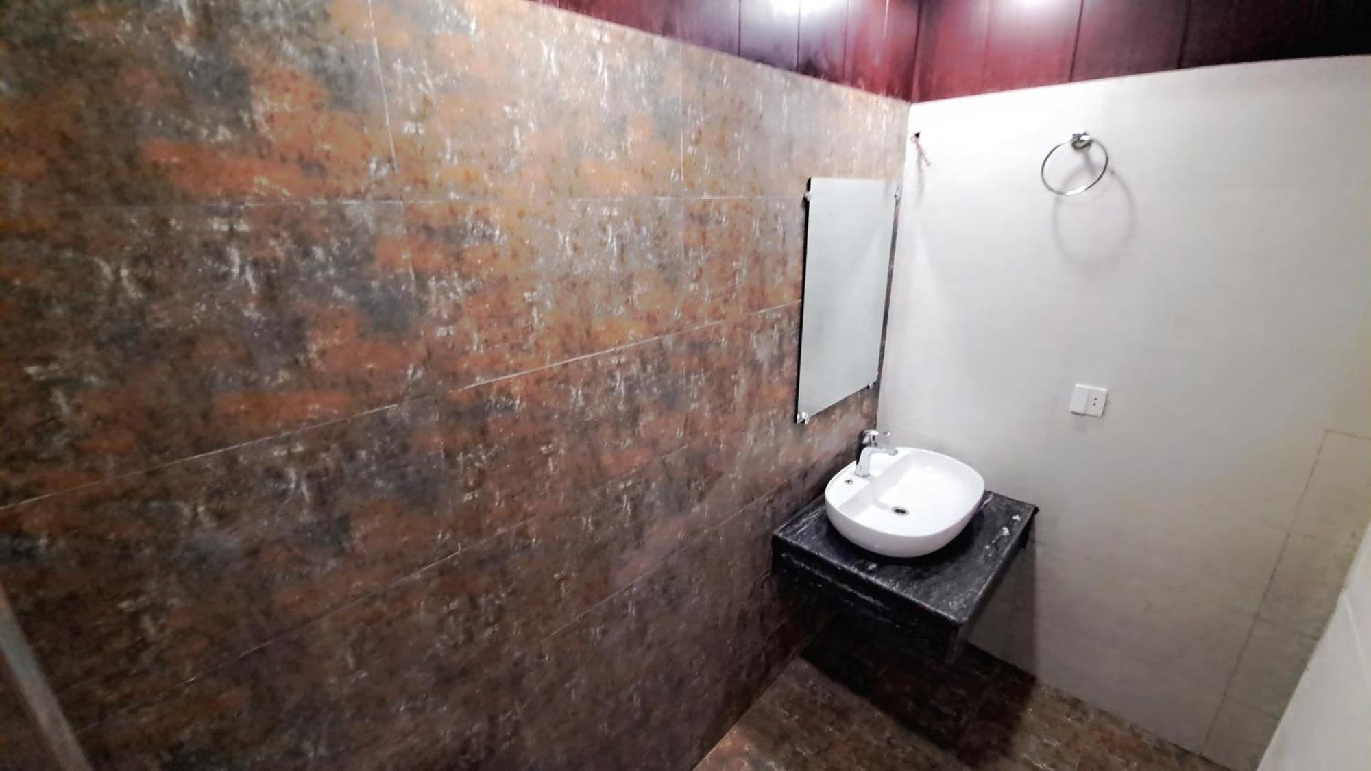 Laca Sa Lodge Opp Canturus Mall Islamabad Bagian luar foto