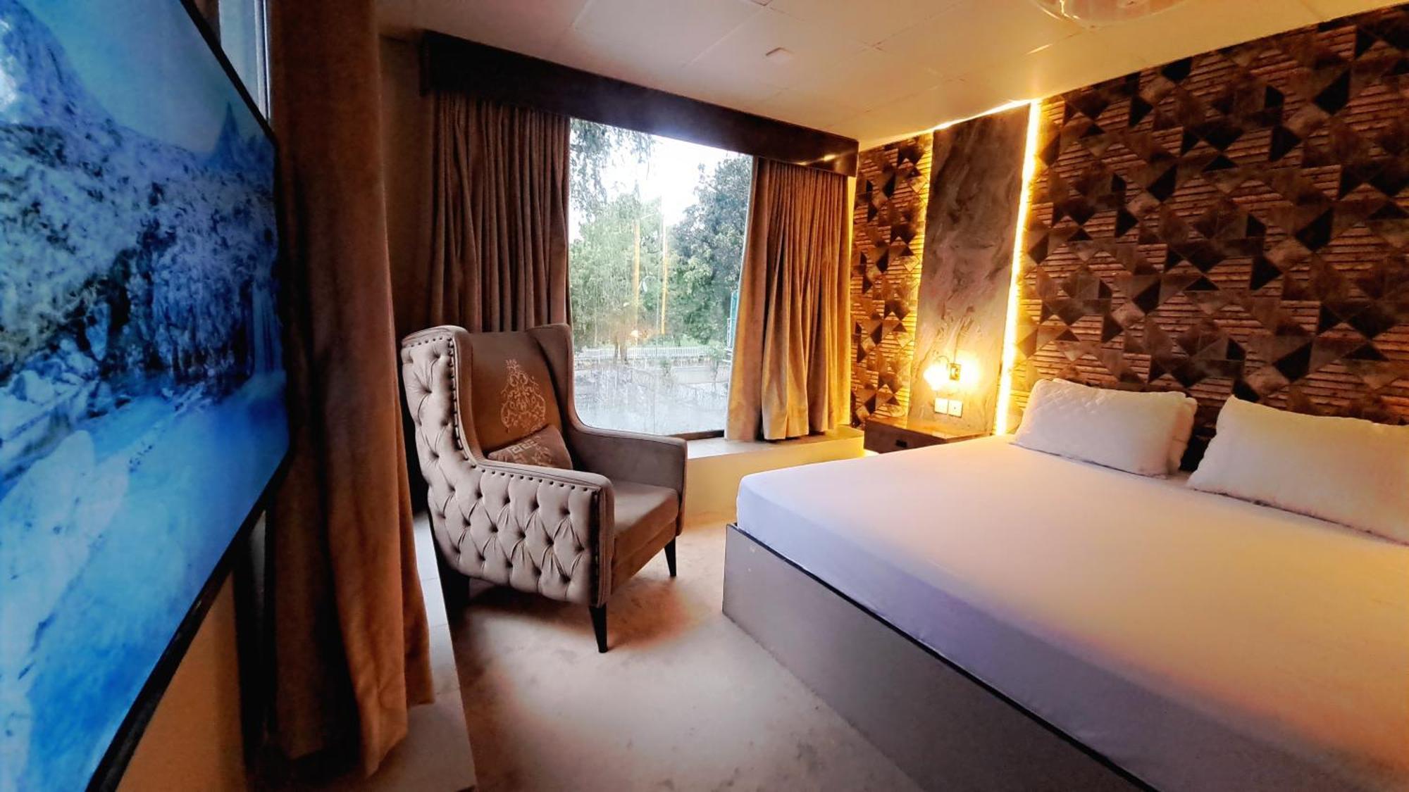 Laca Sa Lodge Opp Canturus Mall Islamabad Bagian luar foto