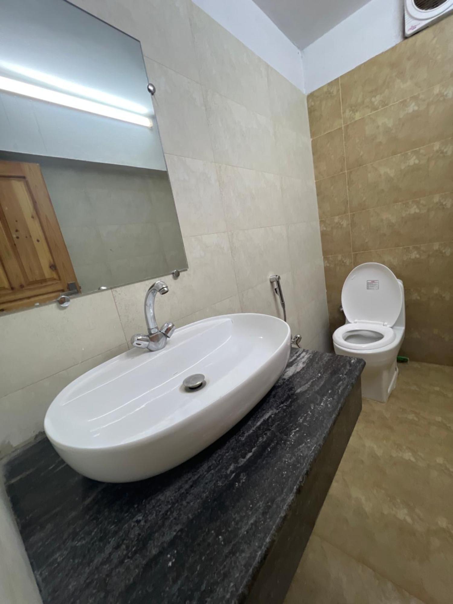 Laca Sa Lodge Opp Canturus Mall Islamabad Bagian luar foto